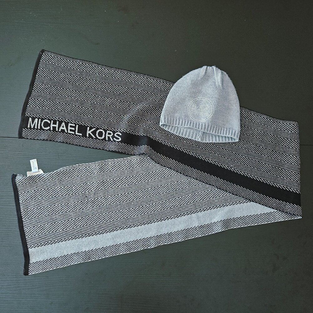 Michael kors scarf and hat